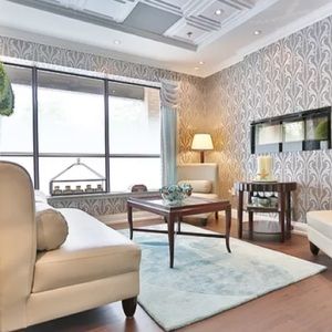 Meet your Posher, Loni